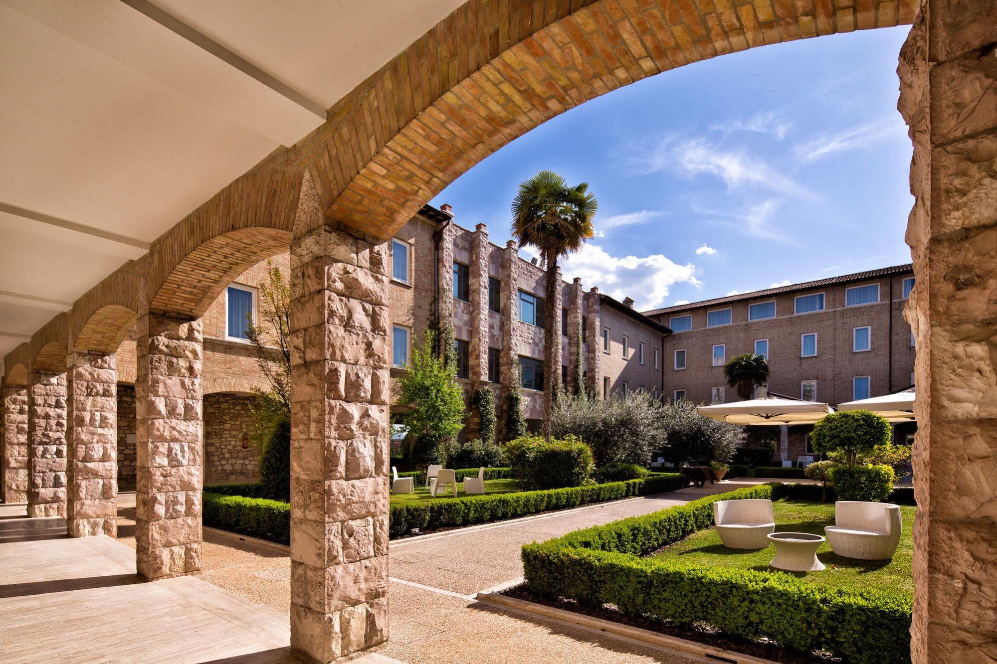 Th Assisi - Hotel Cenacolo Eksteriør bilde